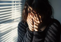 Lỡ thích người đã kết hôn: Làm sao để giữ lý trí? 22 Lỡ thích người đã kết hôn: Làm sao để giữ lý trí?